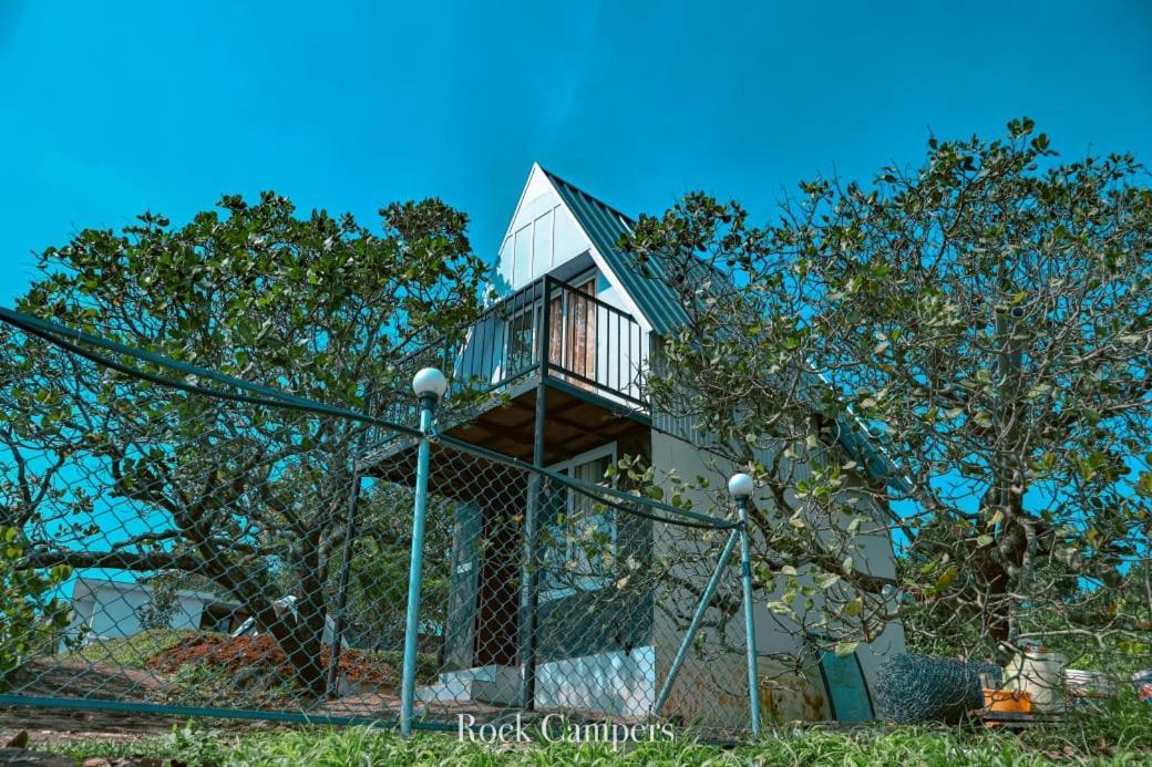 Rock Campers Hotel And Resort Chillithodu Kültér fotó